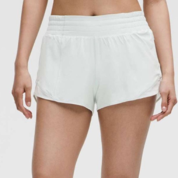 Lululemon Hotty Hot High-Rise Lined Short 2.5"
Ocean Air Size 10 - Picture 1 of 5